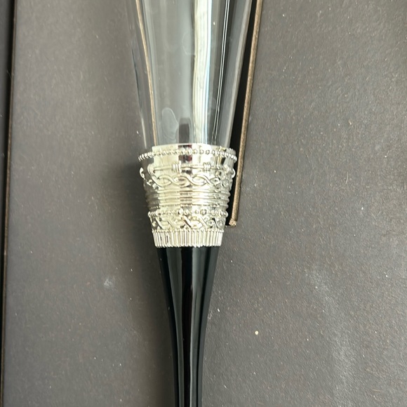 Vera Wang by Wedgwood Pair Crystal Toasting Flutes With Love Noir Black Stem - Picture 4 of 9